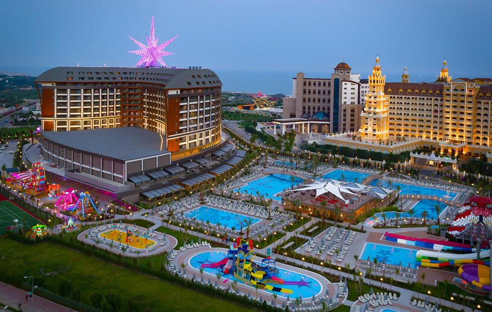 HOTEL ROYAL SEGINUS 5* / Hoteli 5*
