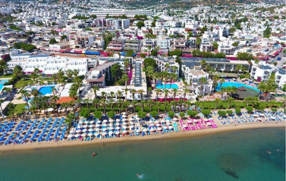 SAMI BEACH HOTEL 3* / Hoteli 3*