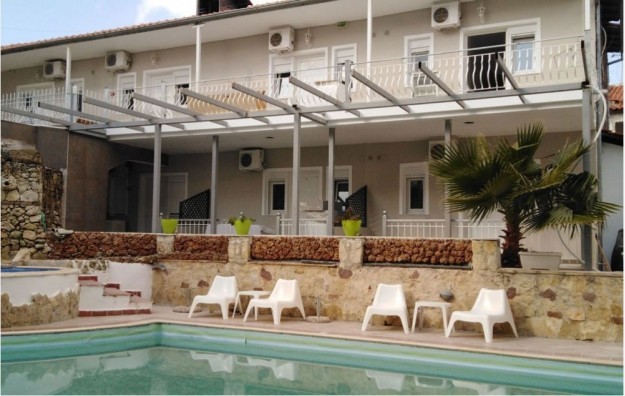 APARTHOTEL PHILOXENIA BOUTIQUE PEFKOHORI / Popust za doje dece do 13.99 god!